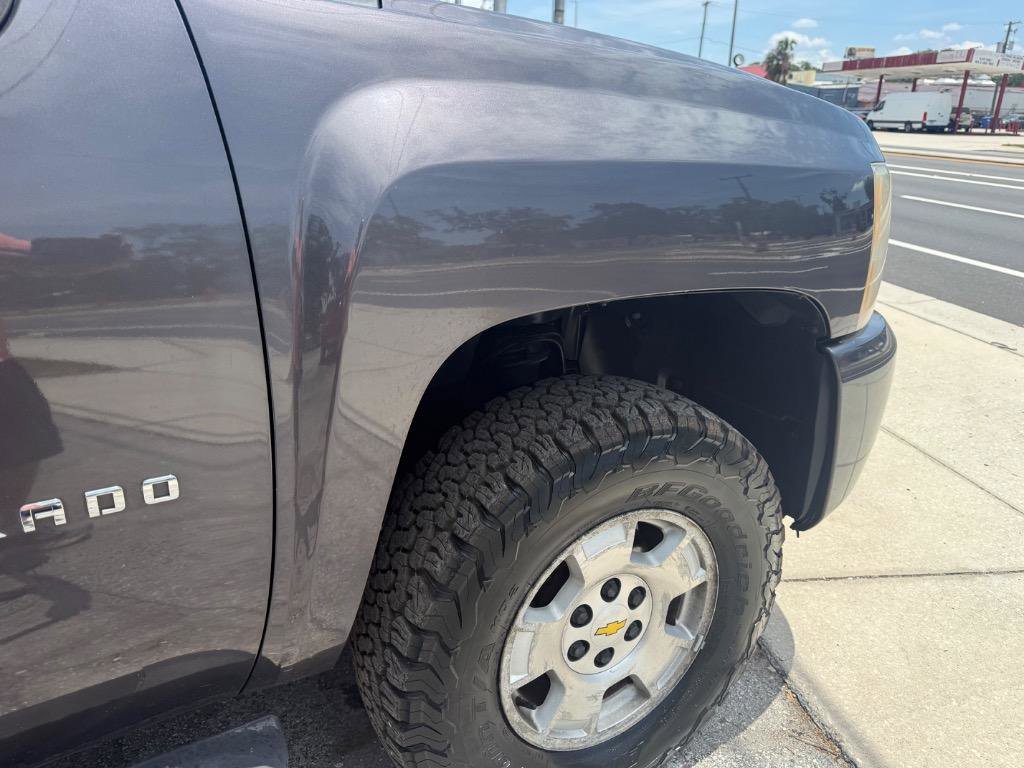 Used 2011 Chevrolet Silverado 1500 LT w/ All-Star Edition AWD/4WD image 2