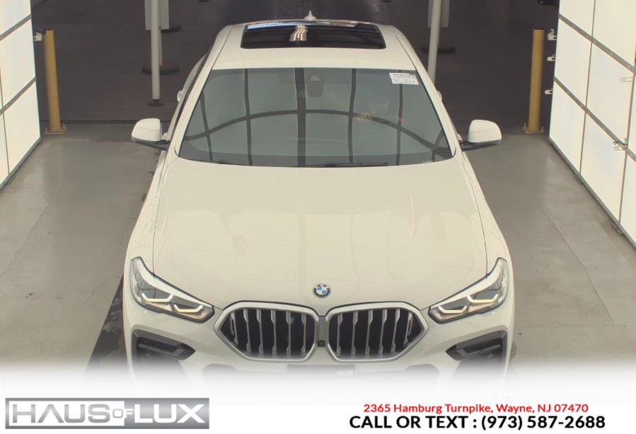 Used 2022 BMW X6 xDrive40i w/ M Sport Package AWD/4WD image 2