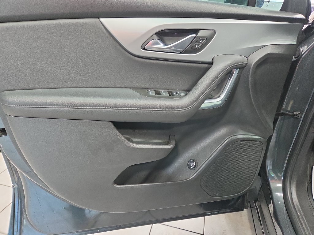 Used 2019 Chevrolet Blazer LT FWD image 32