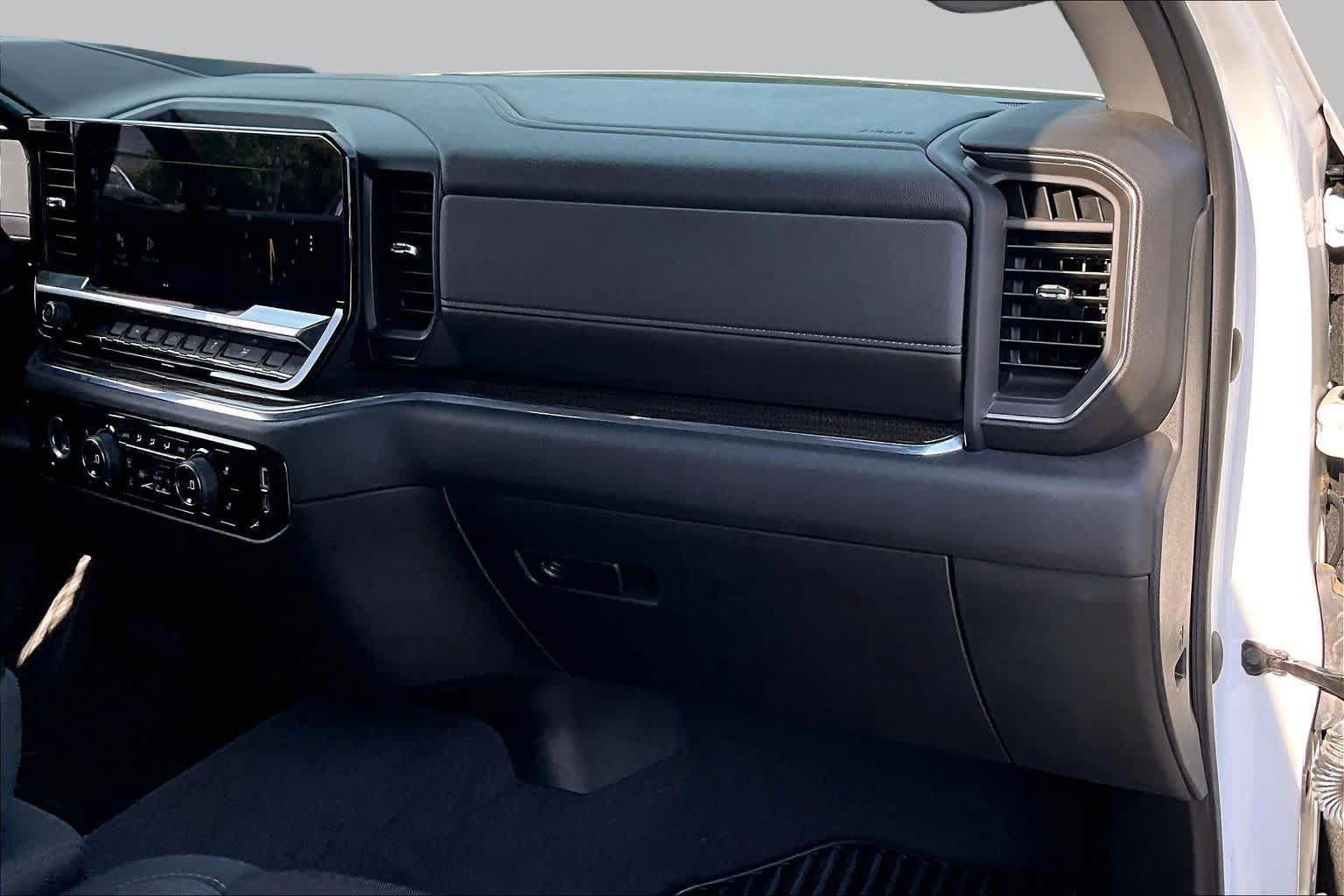 Used 2023 Chevrolet Silverado 1500 LT AWD/4WD image 19