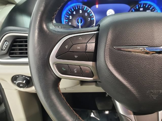 Used 2020 Chrysler Pacifica Touring-L Plus w/ Advanced Safetytec Group FWD image 25