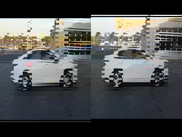 Used 2022 Chevrolet Malibu LS image 9