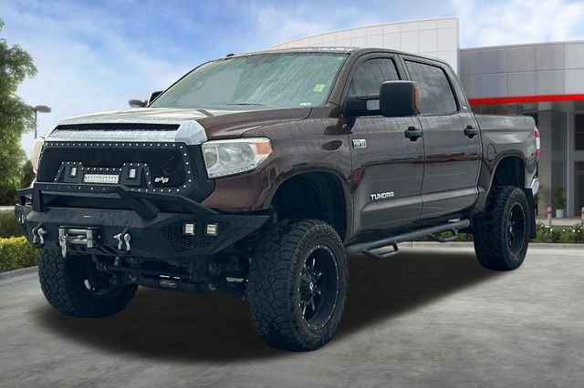 Used 2017 Toyota Tundra SR5 w/ SR5 Upgrade Package image 3