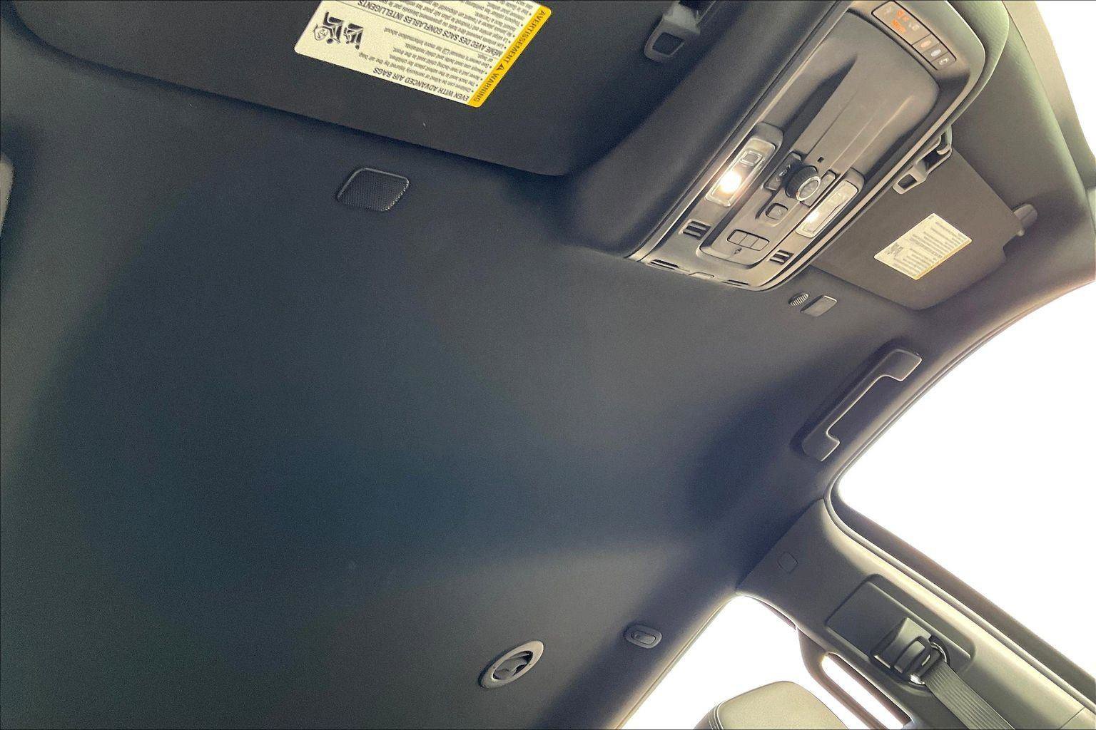 Used 2021 GMC Yukon Denali w/ Advanced Technology Package image 21