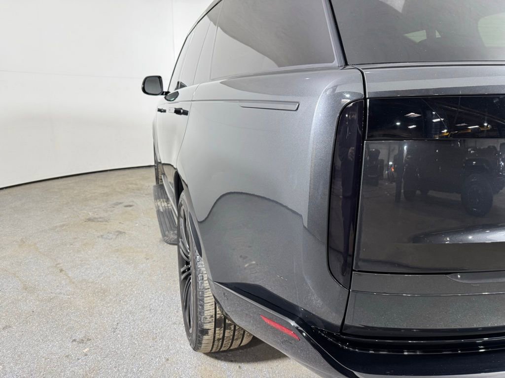 Used 2024 Land Rover Range Rover Autobiography AWD/4WD image 8