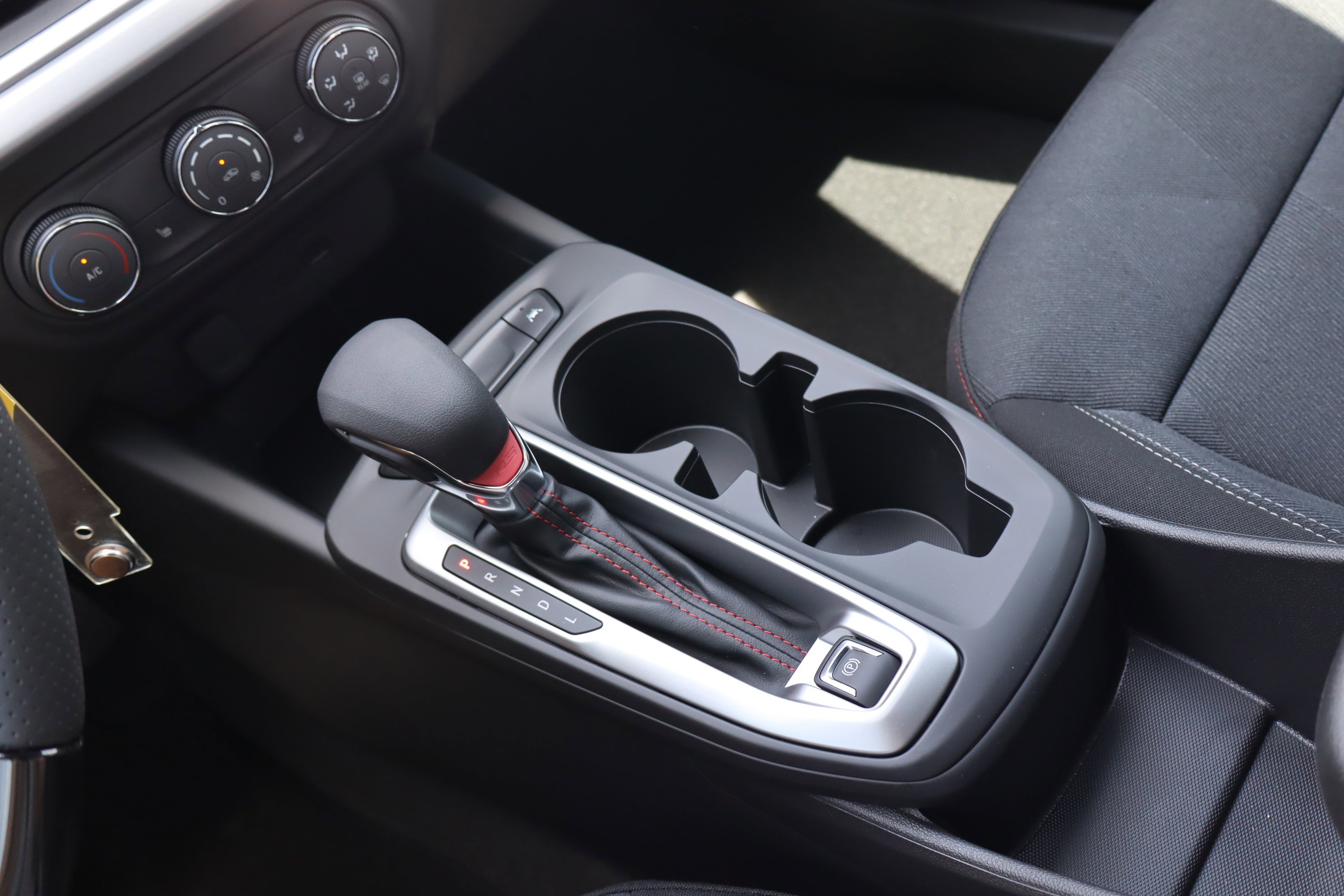 Used 2026 Chevrolet Trax RS FWD image 15