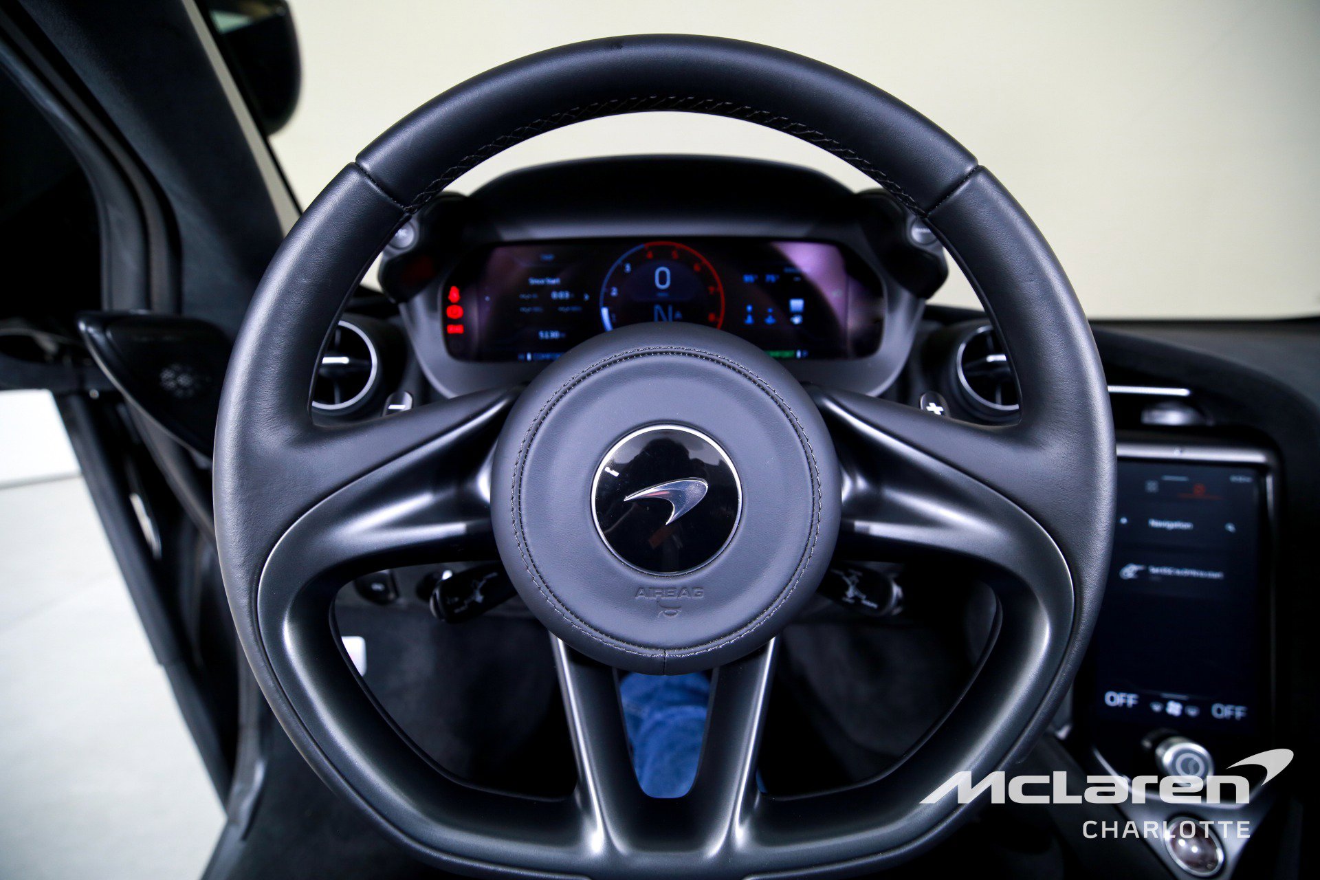 Used 2024 McLaren 750S Spider image 16