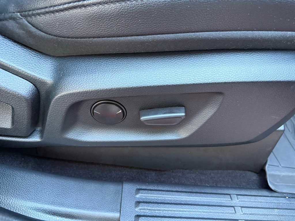 Used 2022 Ford Ranger Lariat w/ Equipment Group 501A High image 9