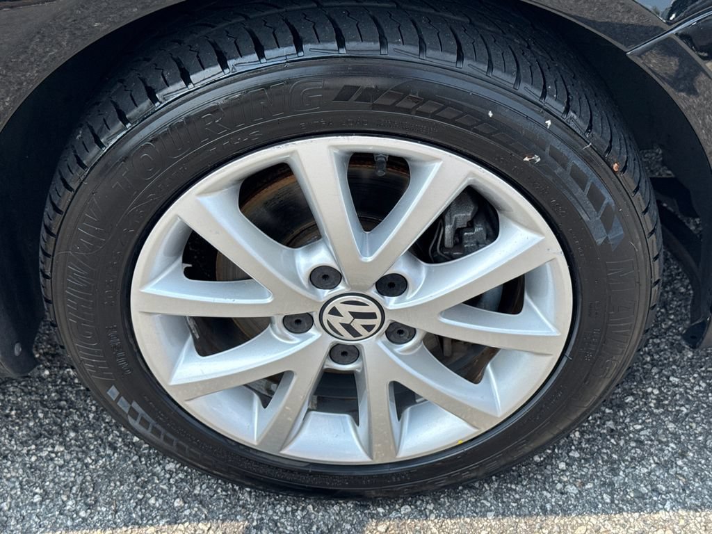 Used 2010 Volkswagen Jetta Limited Edition FWD image 14
