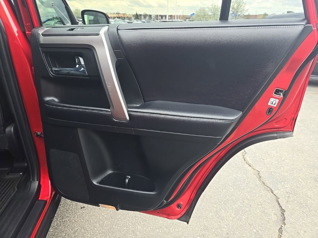 Used 2018 Toyota 4Runner SR5 Premium image 28
