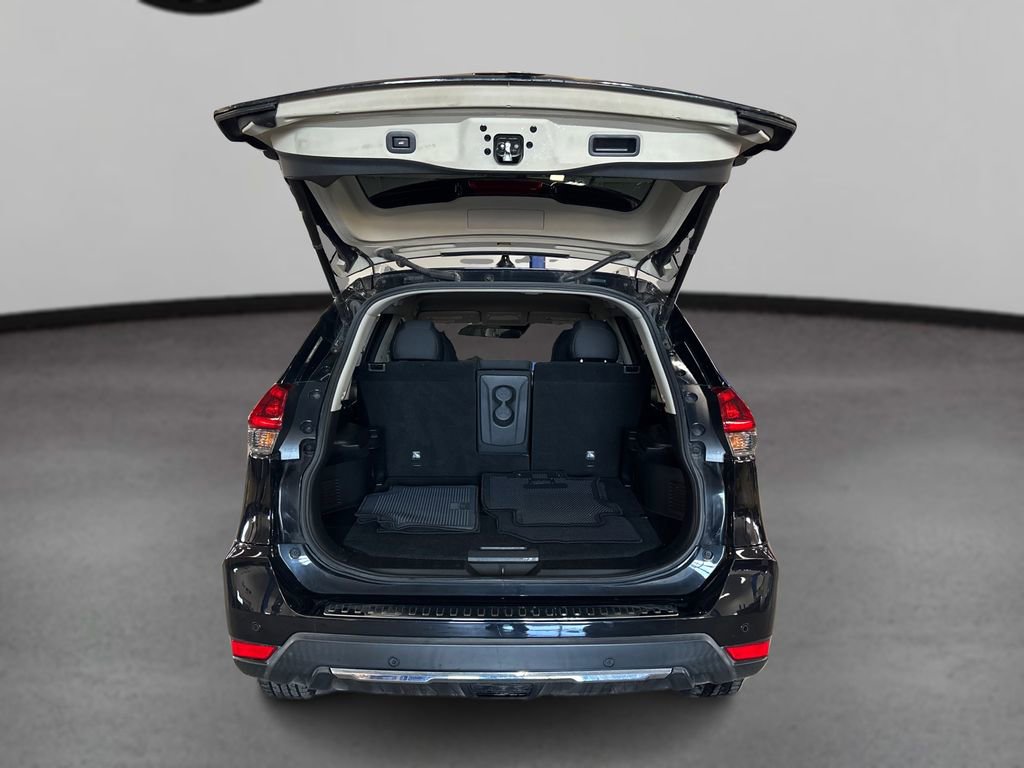 Used 2019 Nissan Rogue SV image 11