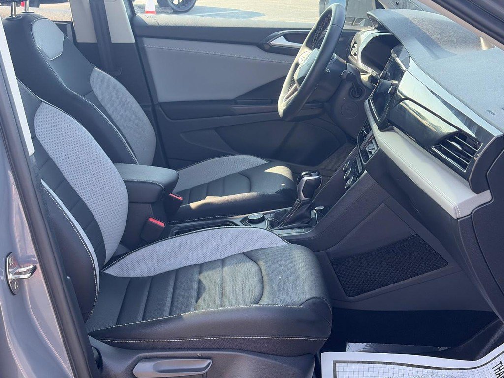 Certified 2023 Volkswagen Taos SEL AWD/4WD image 18