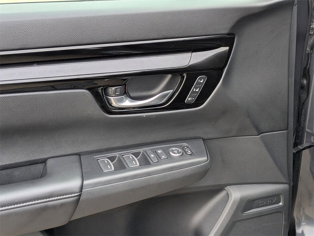 Used 2025 Honda CR-V EX-L image 13
