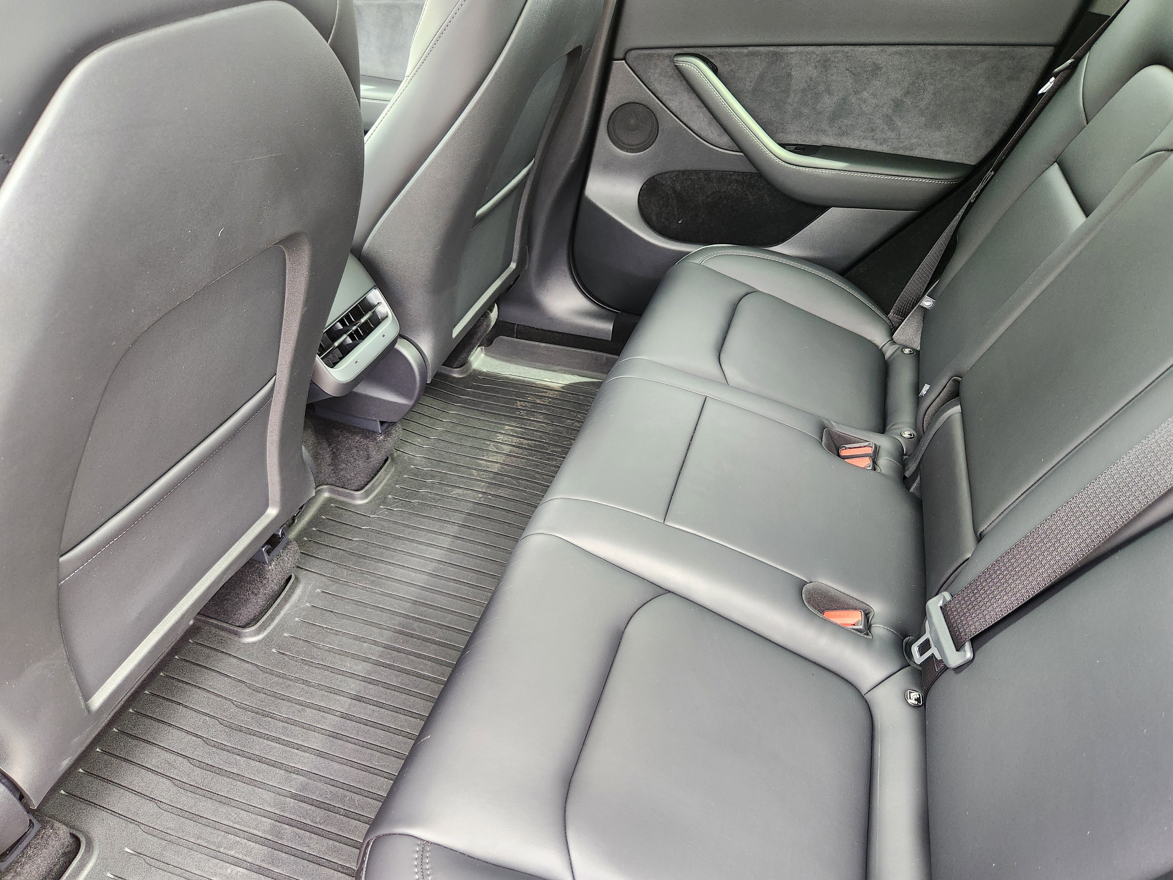 Used 2025 Tesla Model Y Long Range image 24