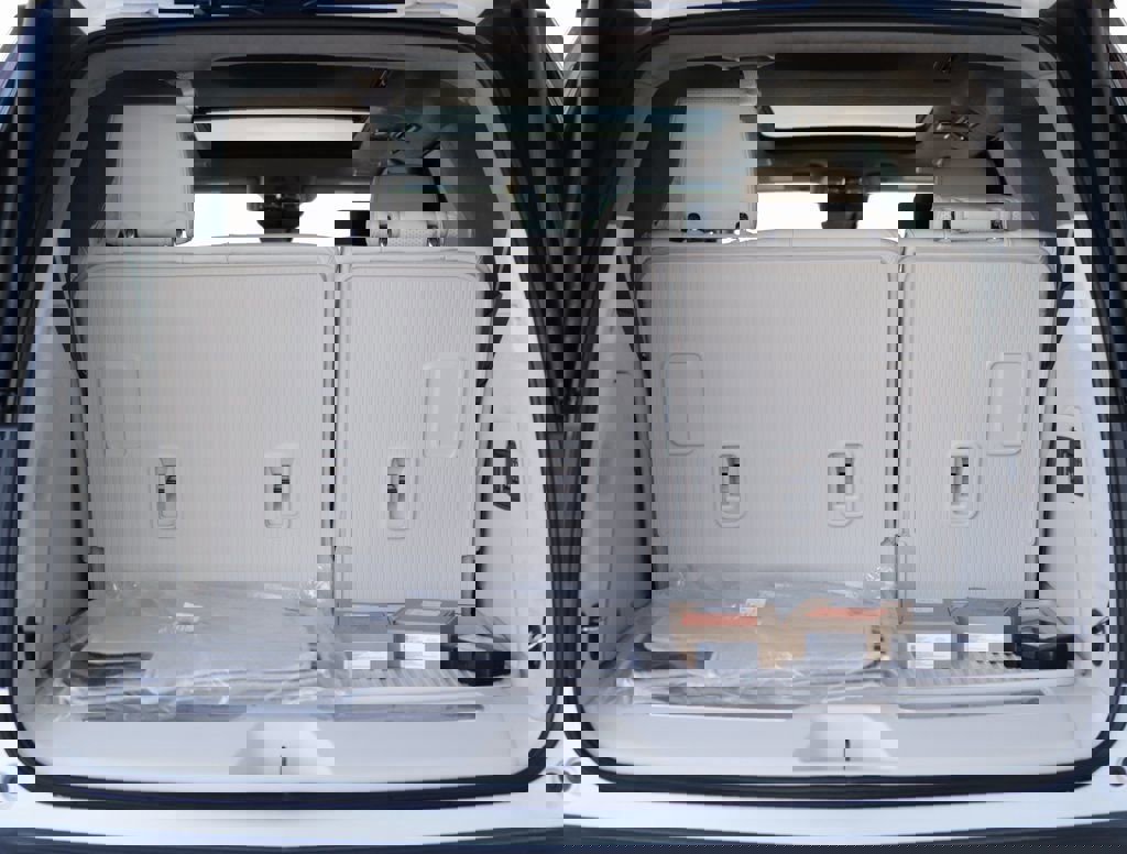 New 2026 Cadillac Escalade Platinum Sport w/ LPO, Floor Liner Package image 43