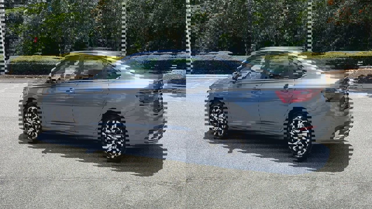 New 2025 Volkswagen Jetta SEL image 6