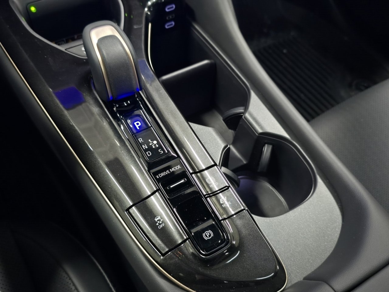 New 2025 Toyota Crown Signia image 31