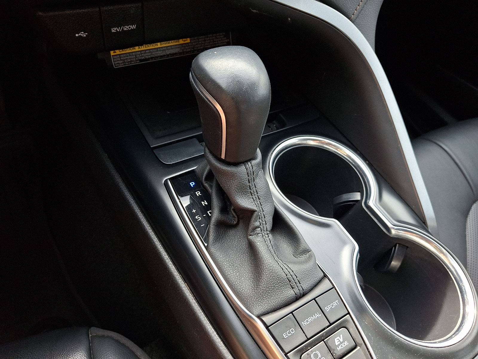 Used 2020 Toyota Camry XLE FWD image 22