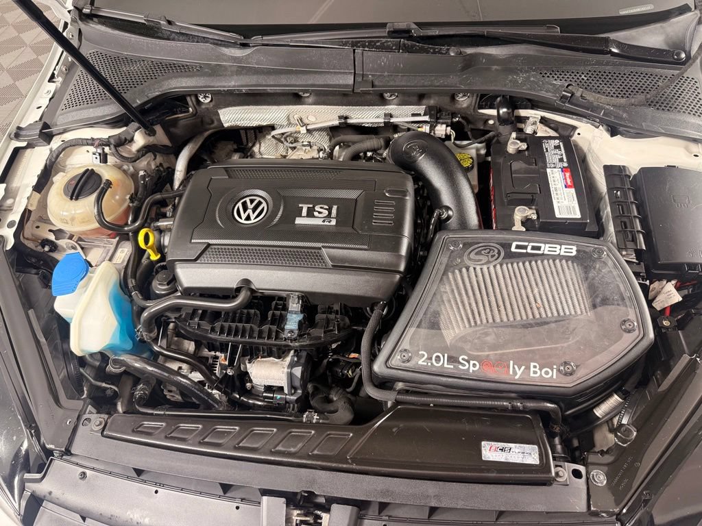 Used 2017 Volkswagen Golf R 4-Door AWD/4WD image 46