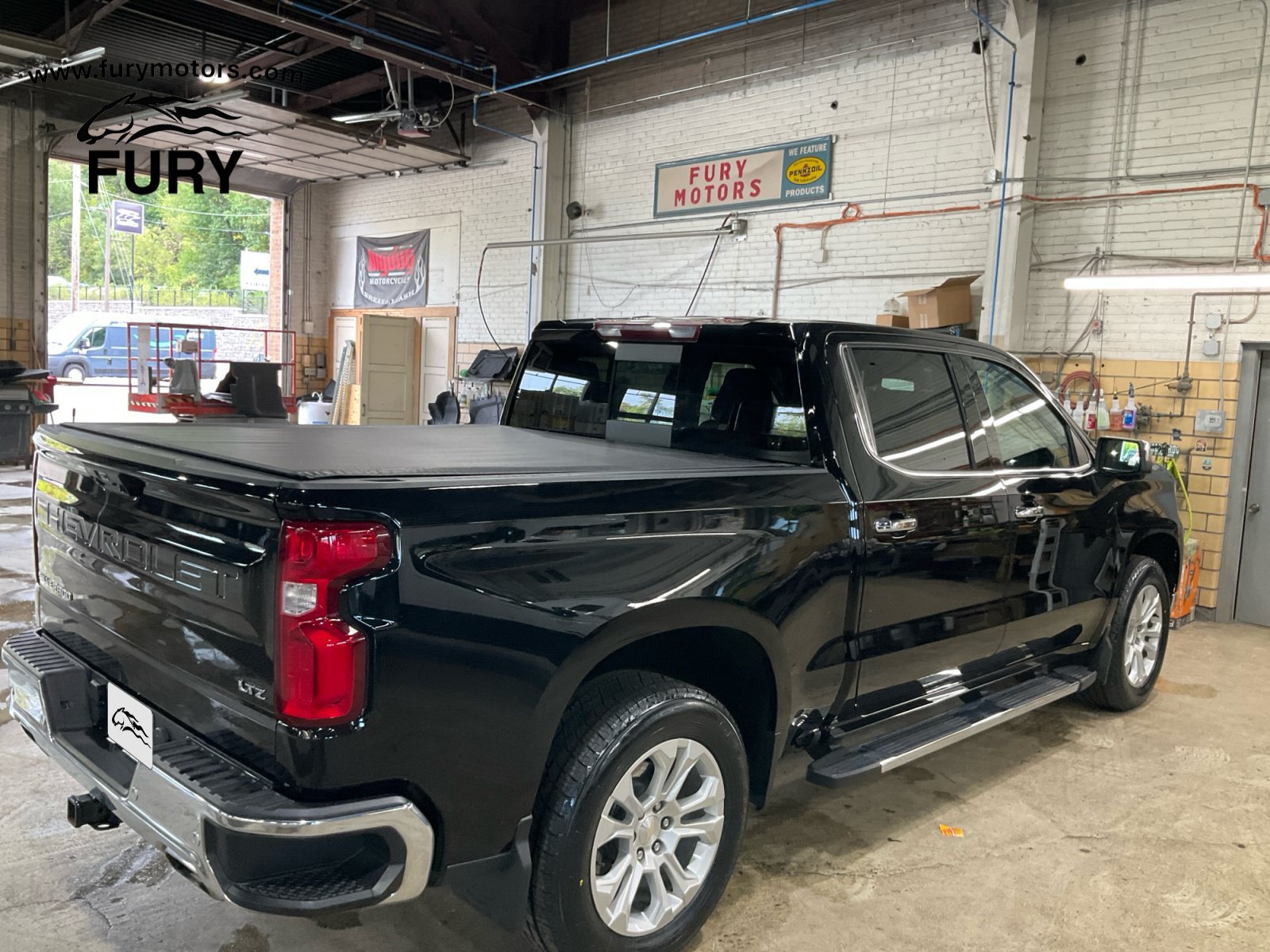 Used 2023 Chevrolet Silverado 1500 LTZ AWD/4WD image 34