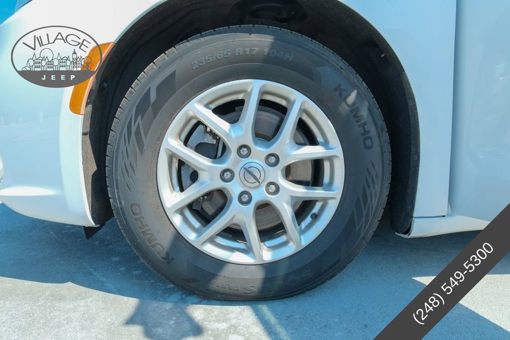 Used 2021 Chrysler Pacifica Touring-L FWD image 15