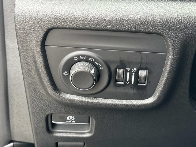 Used 2024 Jeep Grand Cherokee L Laredo AWD/4WD image 27