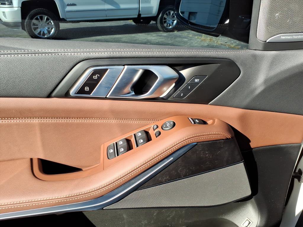 Used 2023 BMW X5 xDrive45e w/ M Sport Package image 14