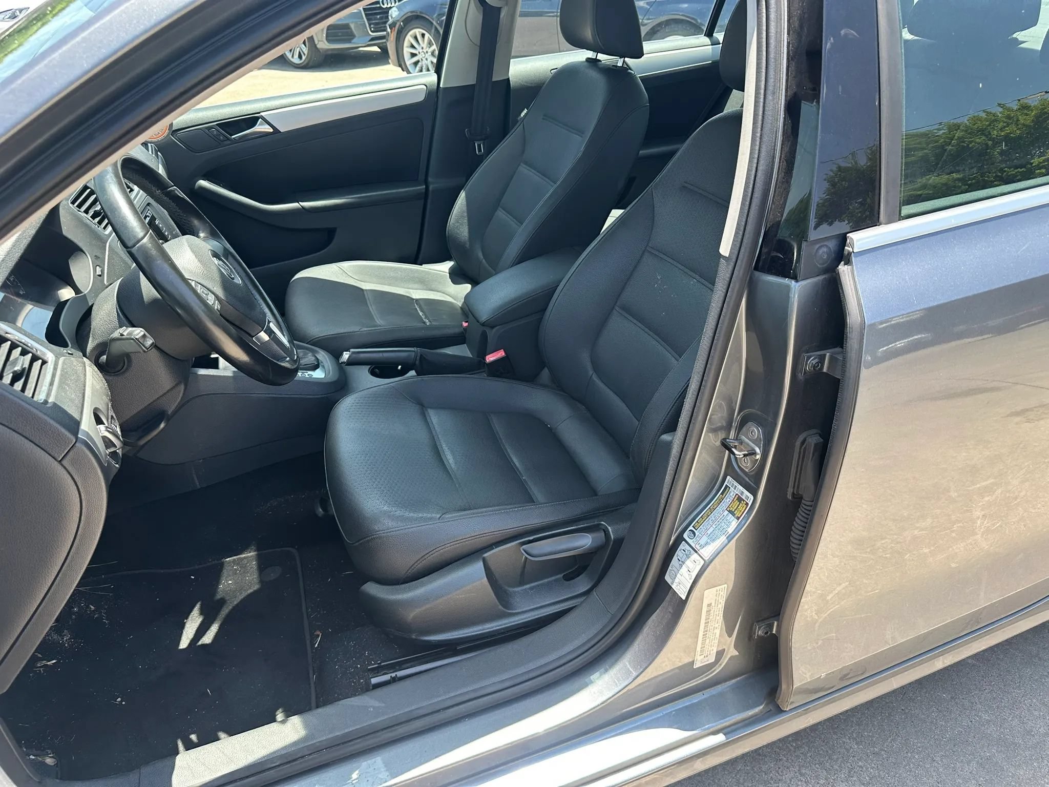 Used 2011 Volkswagen Jetta SEL FWD image 5