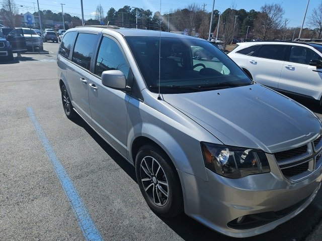 Used 2019 Dodge Grand Caravan GT image 3