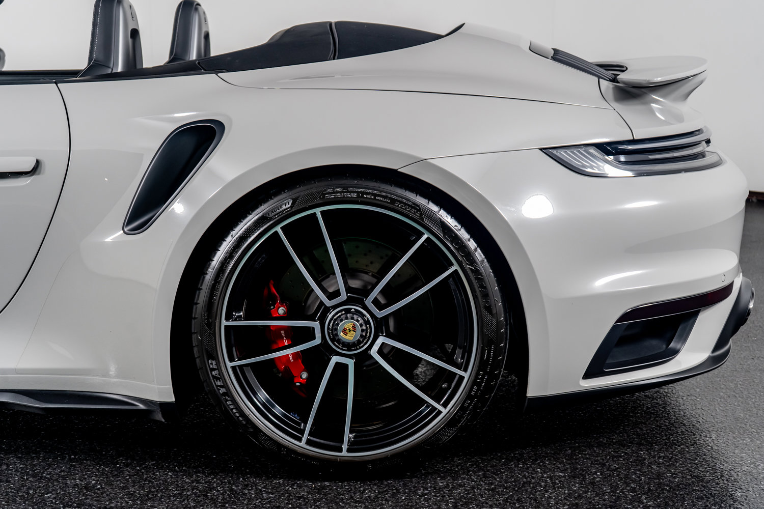 Used 2022 Porsche 911 Turbo image 17