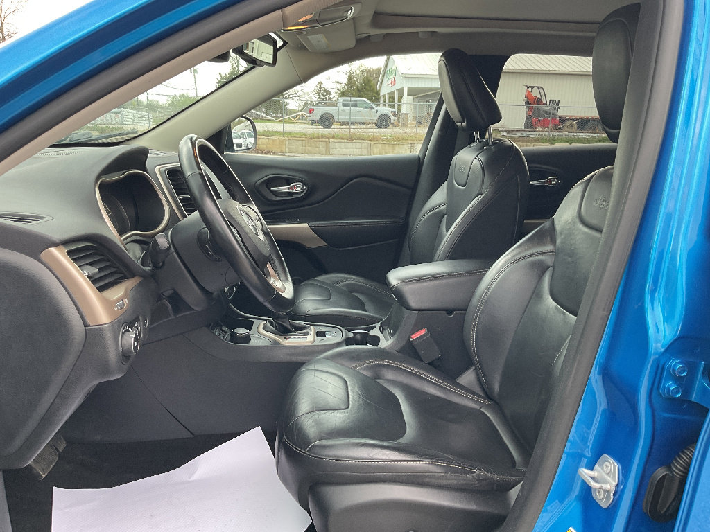 Used 2018 Jeep Cherokee Limited w/ High Altitude Package AWD/4WD image 8