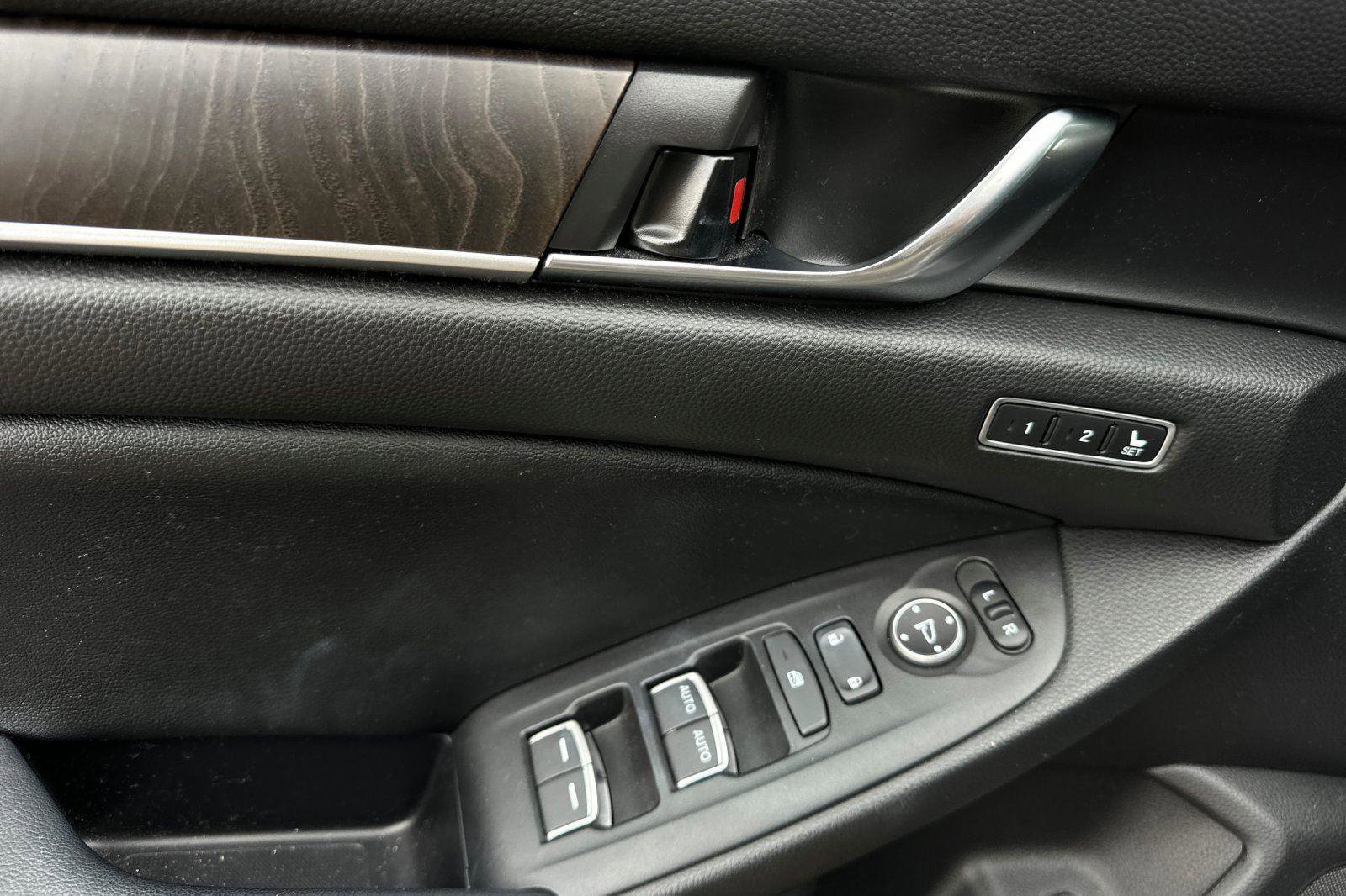 Used 2021 Honda Accord EX-L image 10