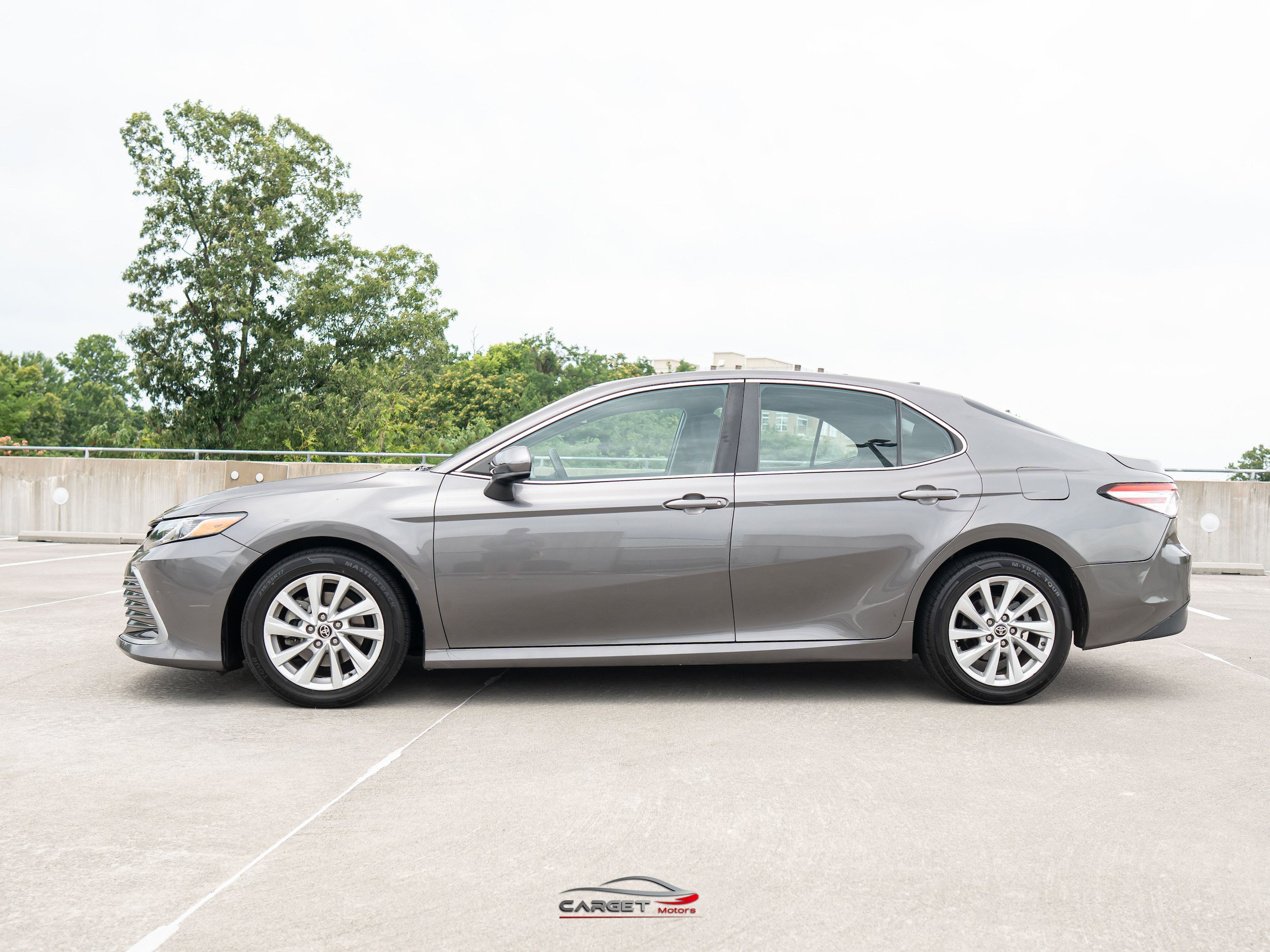 Used 2021 Toyota Camry LE FWD image 4