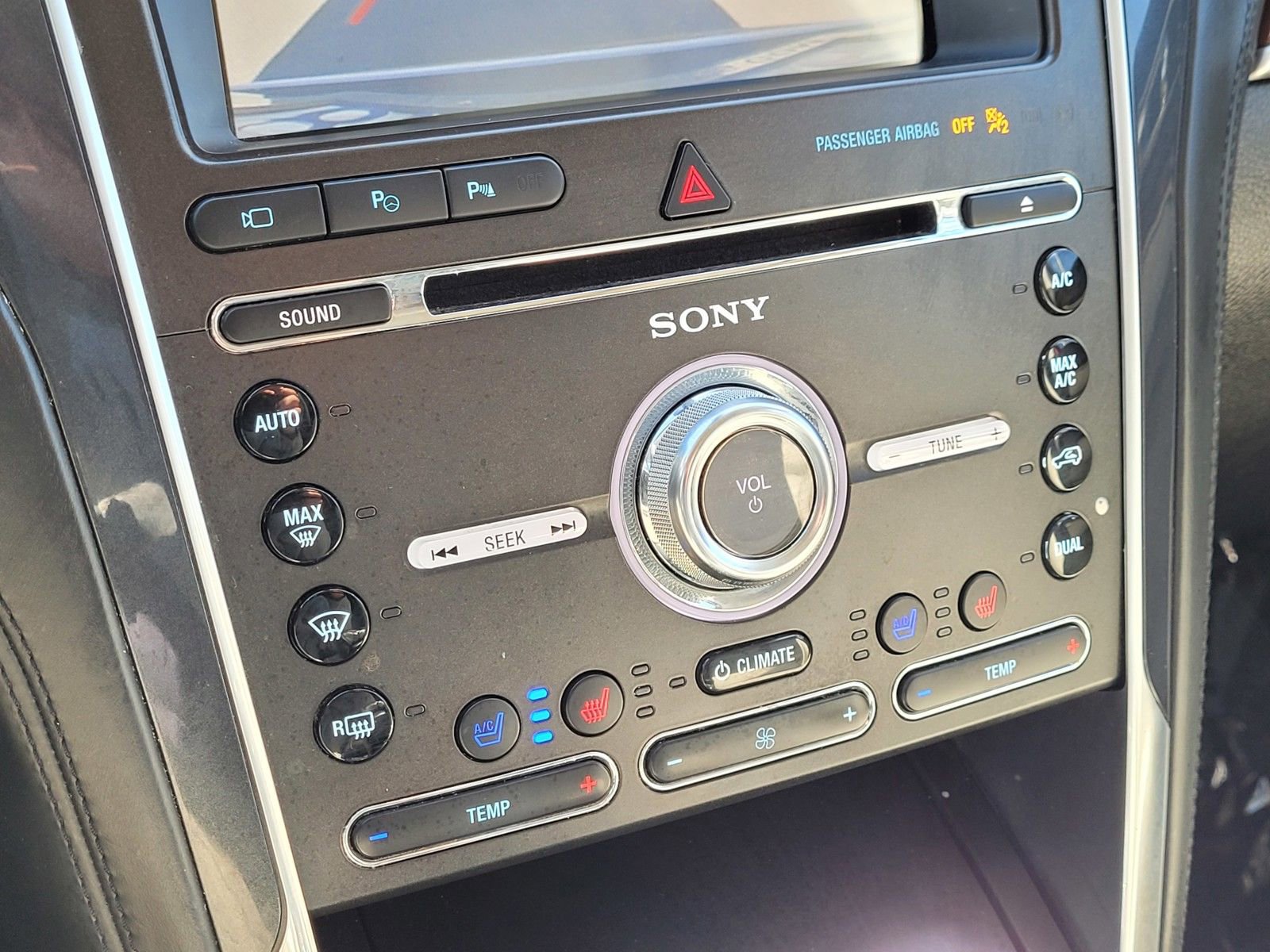 Used 2018 Ford Explorer Platinum image 26