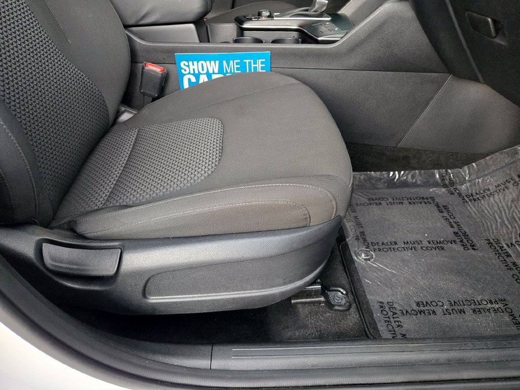 Used 2025 Kia Sportage LX AWD/4WD image 46