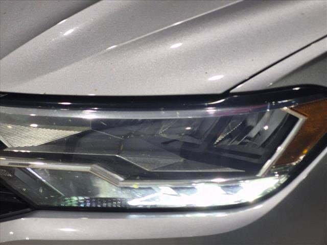Used 2019 Volkswagen Jetta R-Line w/ R-Line Cold Weather Package FWD image 6