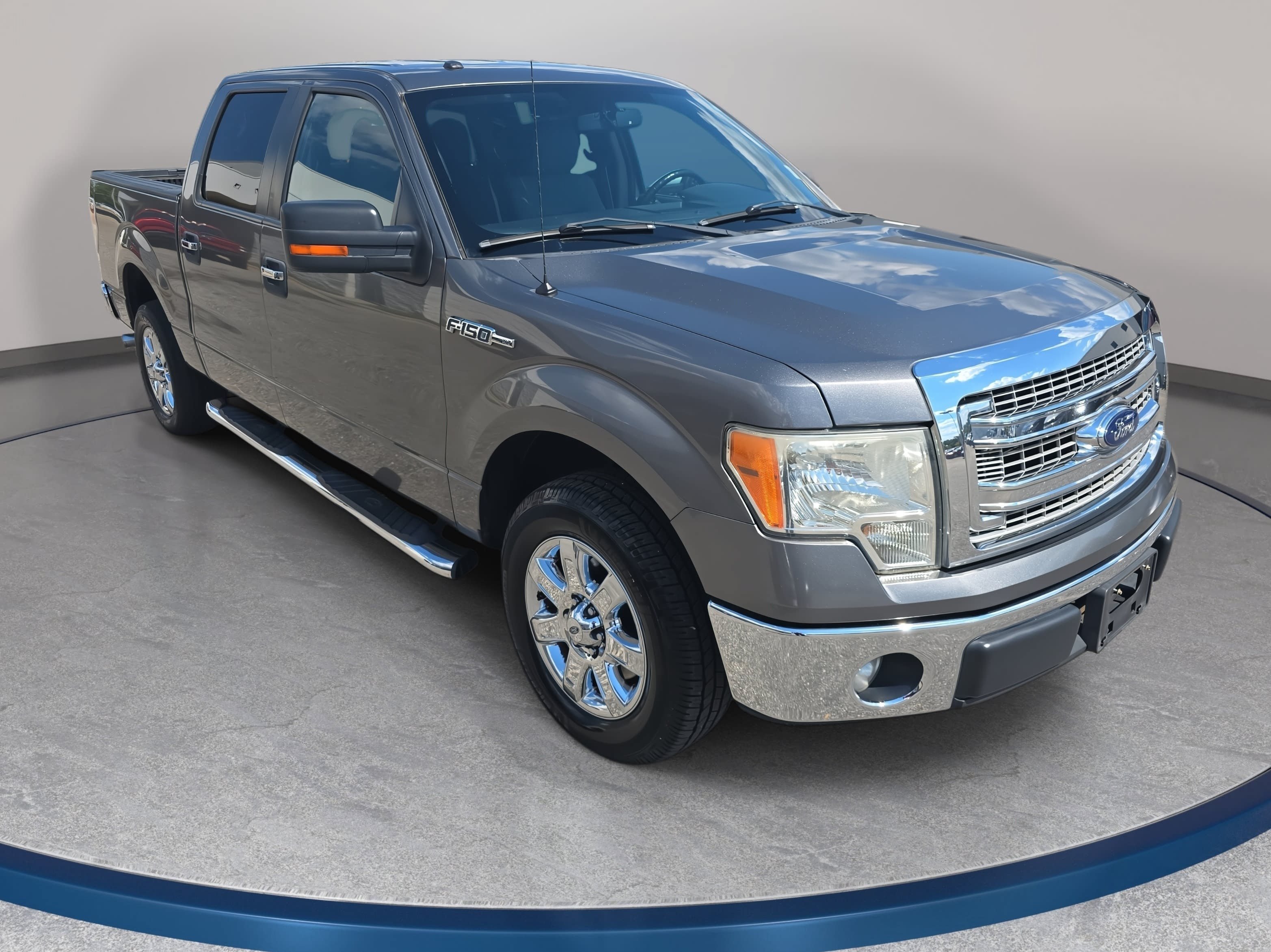 Used 2013 Ford F150 XLT w/ Luxury Equipment Group RWD image 3