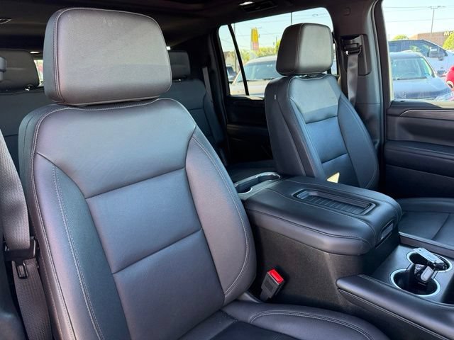 Used 2023 Chevrolet Suburban Z71 w/ Luxury Package AWD/4WD image 18