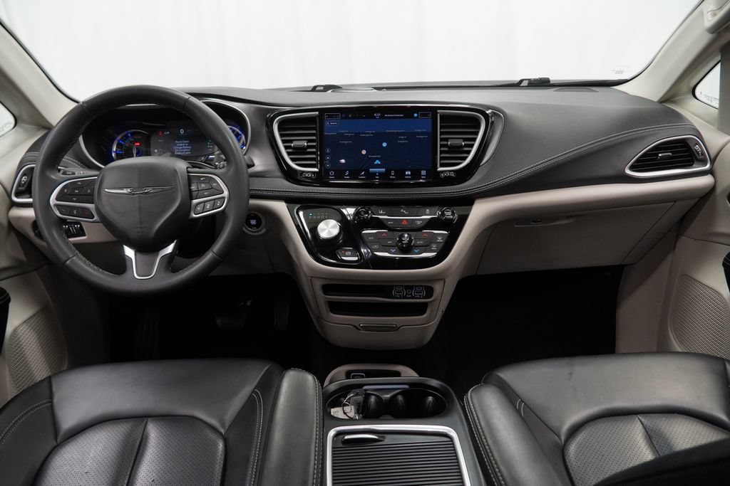 Used 2024 Chrysler Pacifica Limited FWD image 29