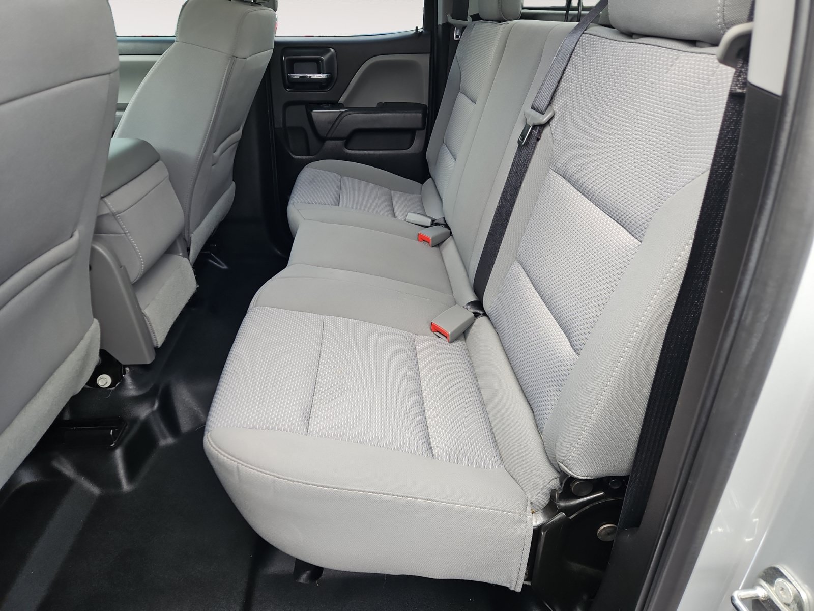 Used 2018 Chevrolet Silverado 1500 Custom RWD image 14