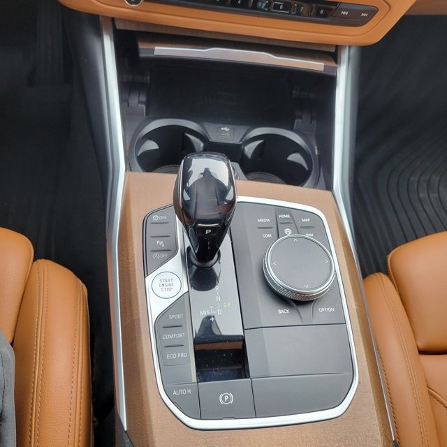 Used 2019 BMW 330i Sedan w/ Premium Package image 11