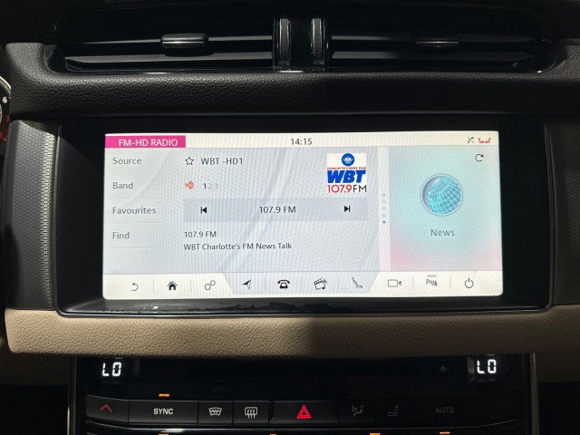 Used 2017 Jaguar XF Prestige AWD/4WD image 47