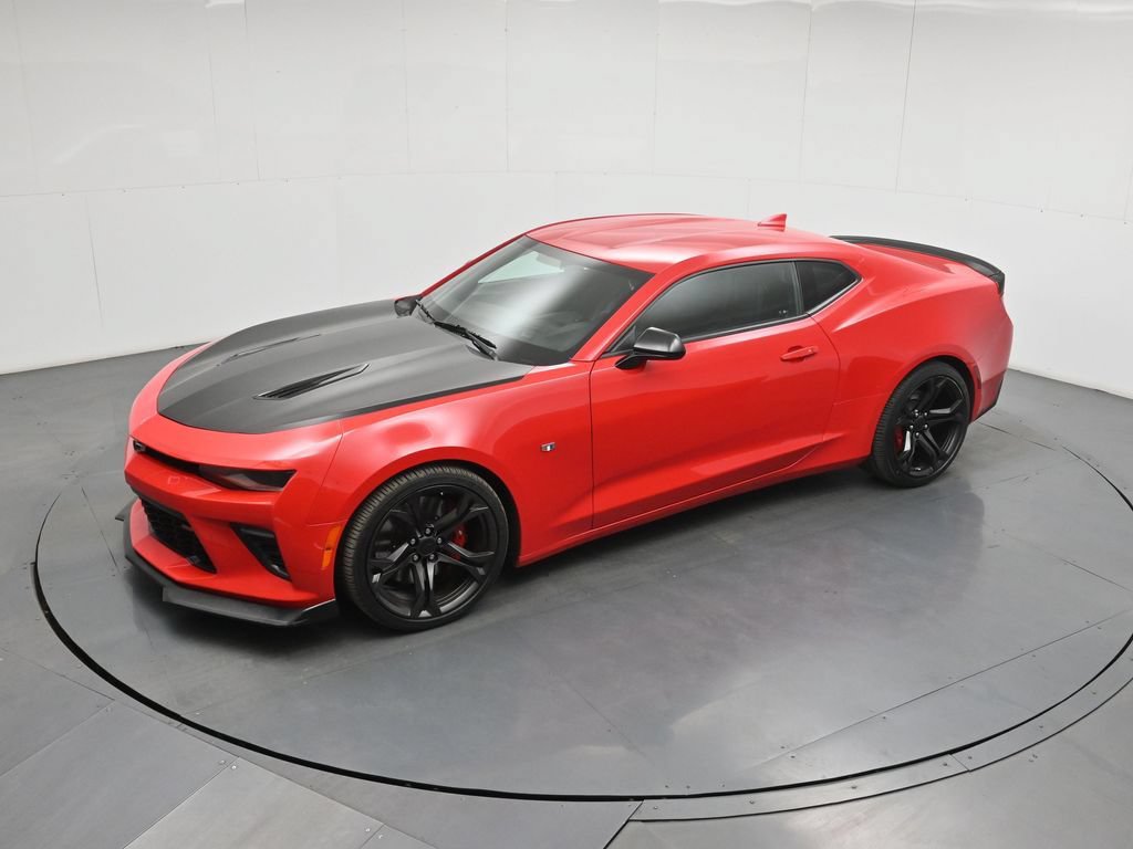 Used 2018 Chevrolet Camaro SS RWD image 41