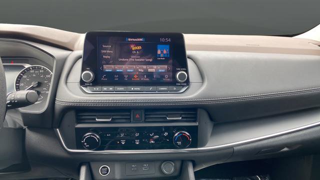 Used 2023 Nissan Rogue S image 12