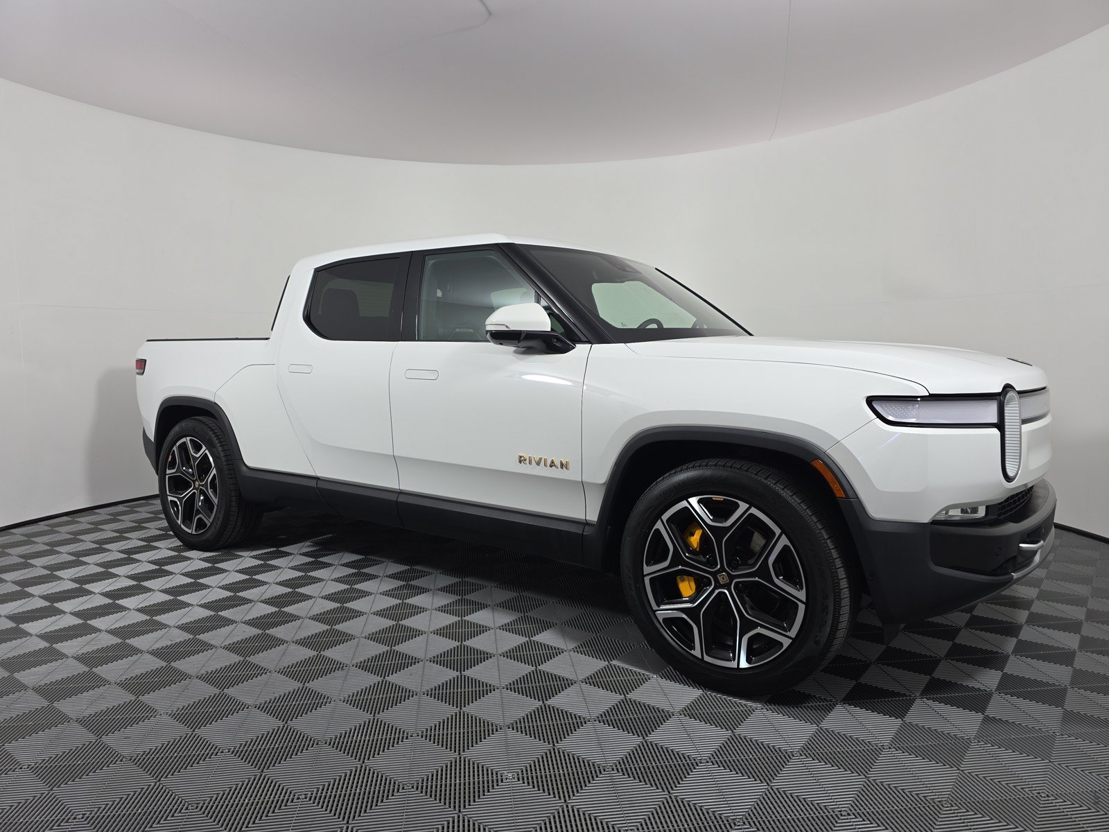 Used 2024 Rivian R1T Adventure AWD/4WD image 7