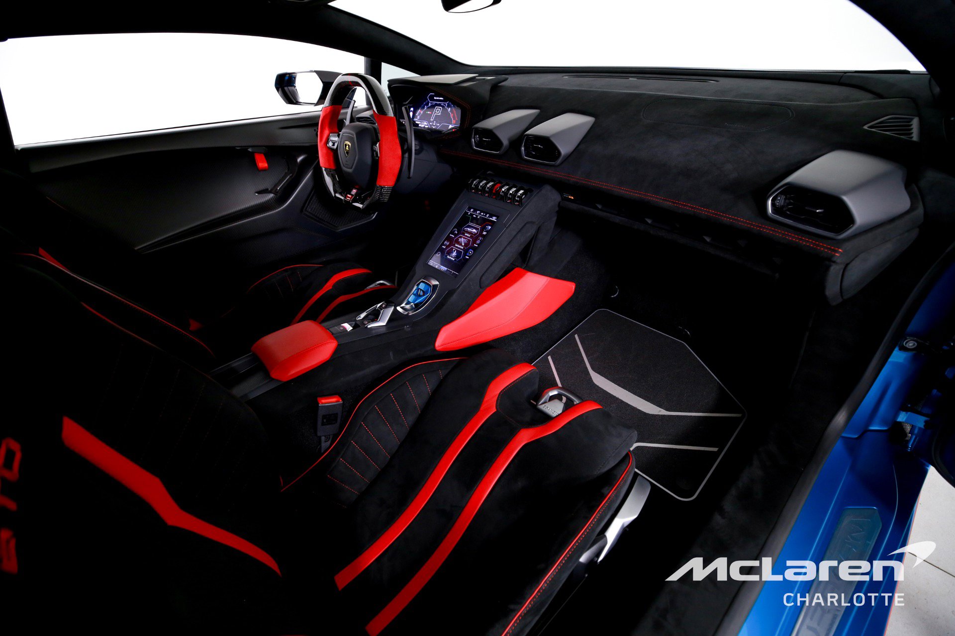 Used 2023 Lamborghini Huracan STO image 18