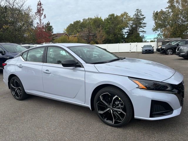 New 2025 Nissan Altima 2.5 SR w/ SR Premium Package AWD/4WD image 2
