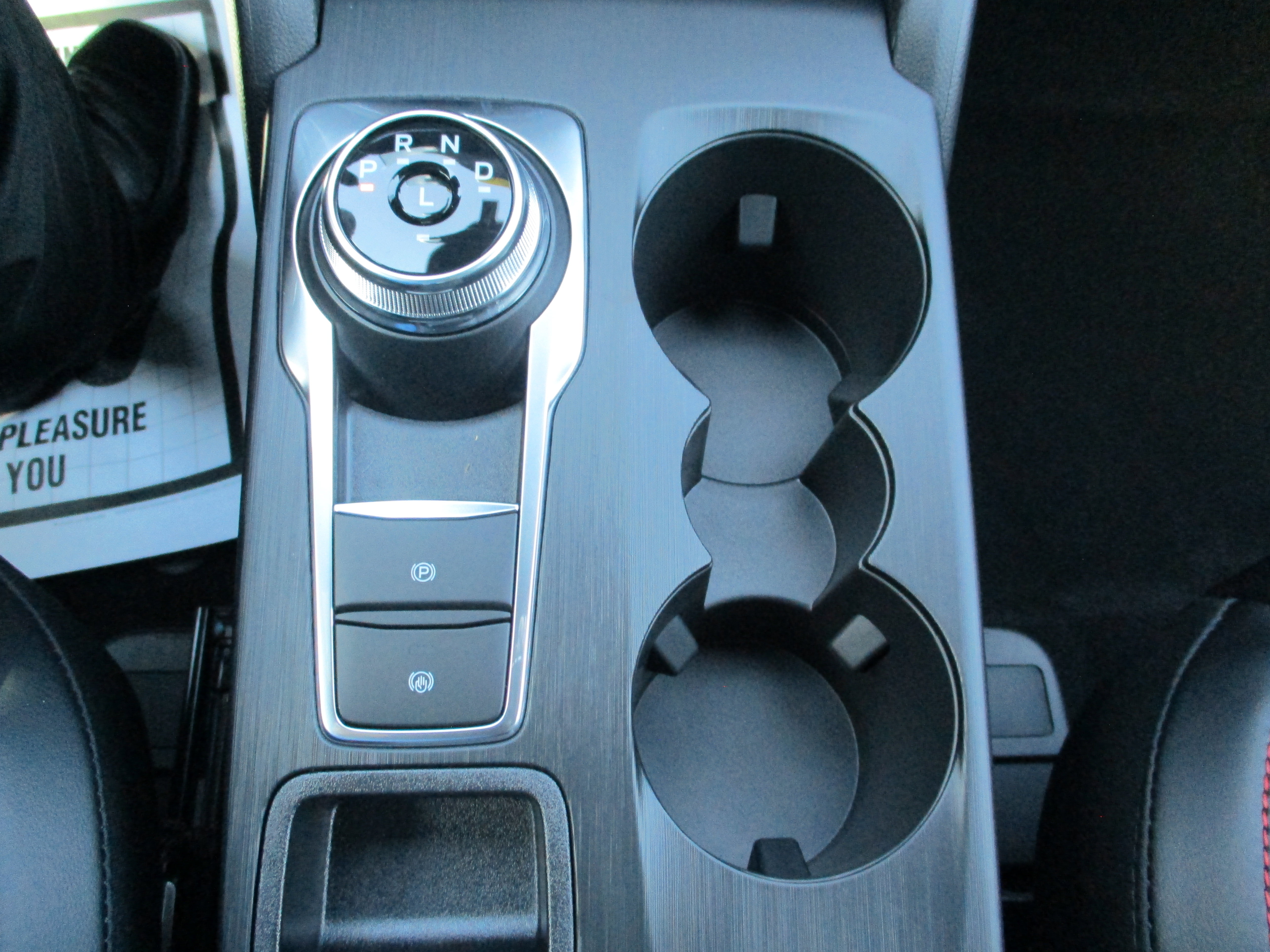 Used 2025 Ford Escape ST-Line w/ Tech Pack #1 FWD image 14