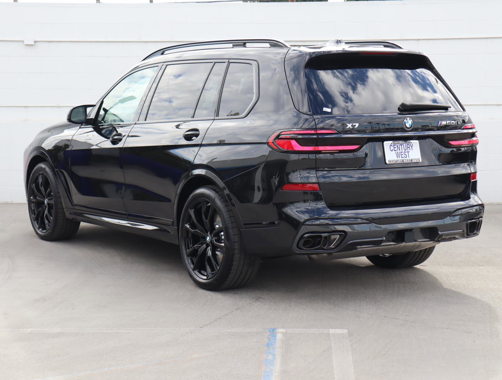 New 2026 BMW X7 M60i image 8