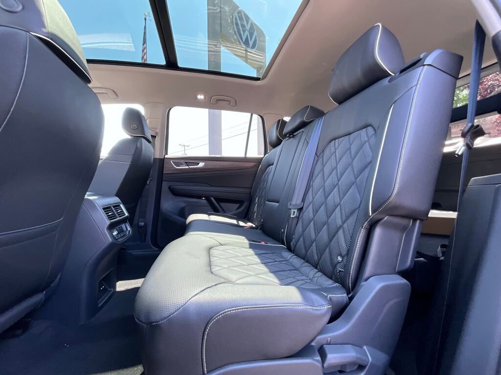 New 2025 Volkswagen Atlas SEL Premium R-Line image 12